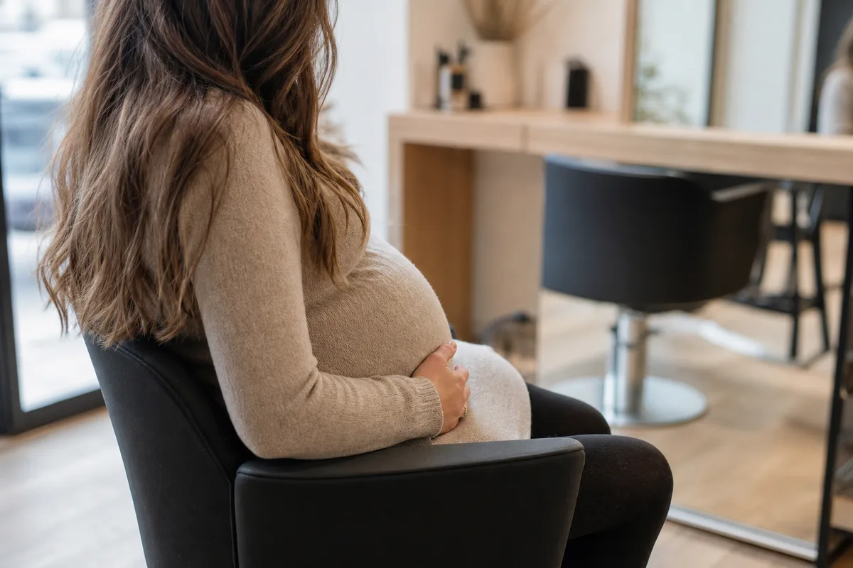 Lissage brésilien et grossesse : risques et alternatives